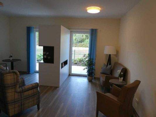 (2) Wohnzimmer Beispielfoto