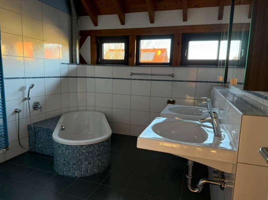 16 - Badezimmer DG.png