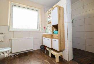 Badezimmer EG