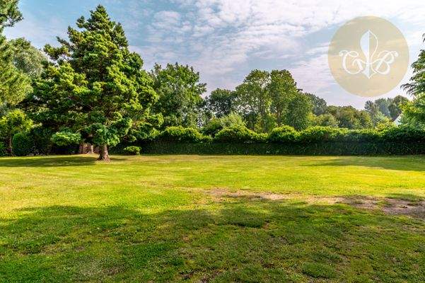 Wiese vor dem Haupthaus