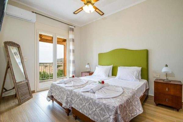 Kreta, Kokkino Chorio: Villa mit spektakulärem Blick auf das Meer und den Sonnenuntergang zu verkaufen