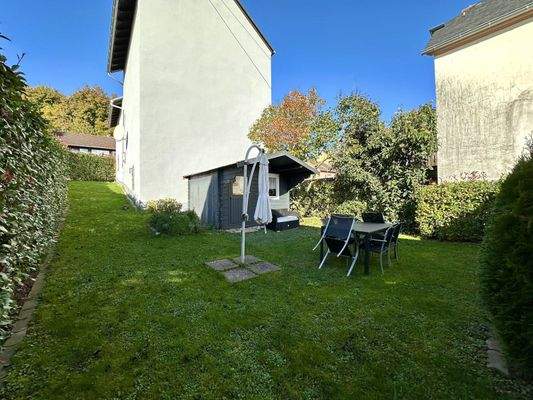 Idyllisches Gartenparadies mit Gartenhütte 