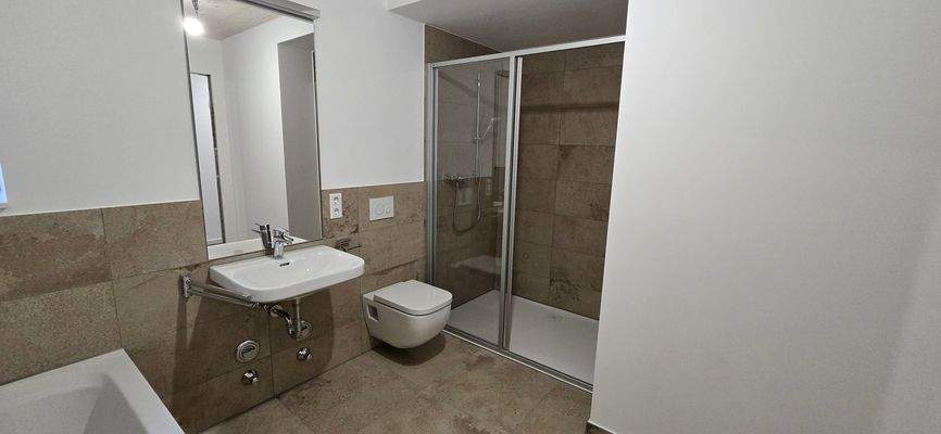 Dusche und WC.jpg