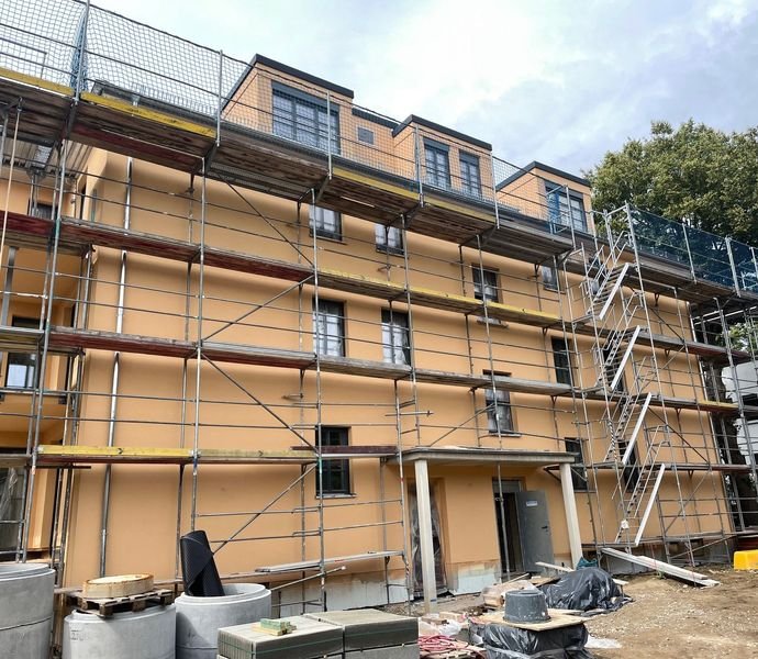 individuelle Dachgeschosswohnung mit Loggia - ERSTBEZUG