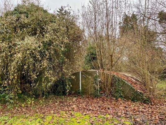 Schhwimmbad / 2. Grundstück