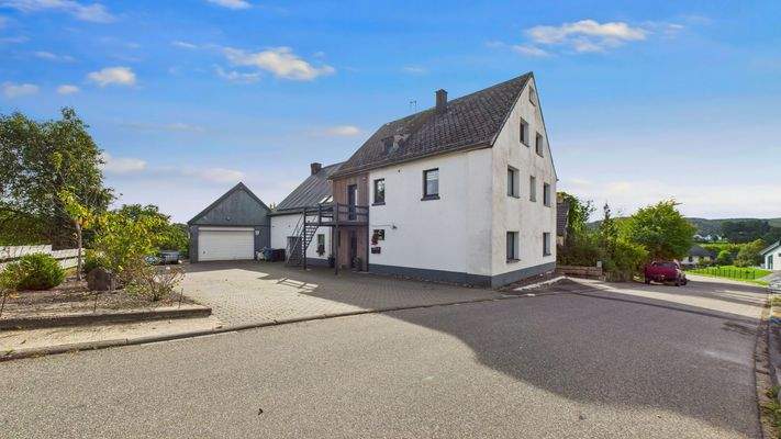 CAM03143G0-PR0190-STILL001