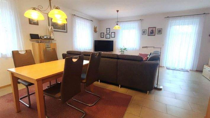 Wohn/Esszimmer mi Balkonzugang