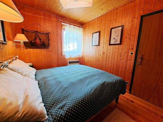 Doppelzimmer mit Fenster nach Osten_C.jpg