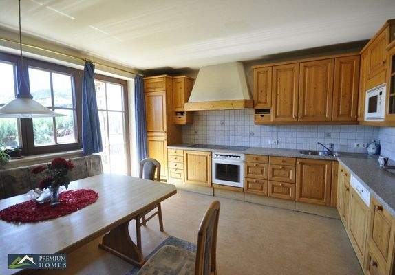 Doppelhaushälfte in Aussichtslage - Küche mit Zugang auf die Terrasse