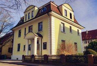 Wohnhaus Frontseite (Straße)