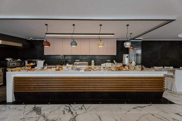 Kreta, Agia Galini: Hotel mit 29 Zimmern zu verkaufen