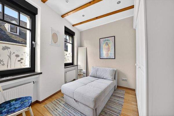 OG: Arbeits- / Kinderzimmer