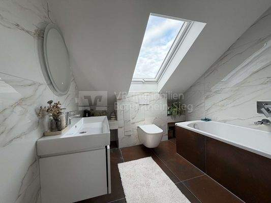 Badezimmer im Dachgeschoss