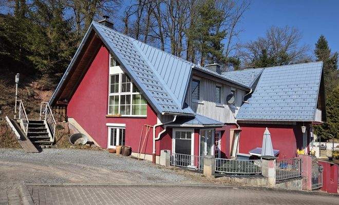 Seitenansicht mit Terrasse