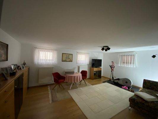 Bewohnbarer Raum im Untergeschoss