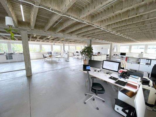 Ostpark 37 Schreibtisch 1