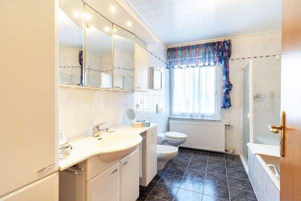 Badezimmer Erdgeschoss