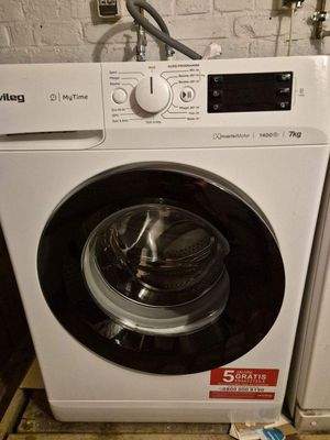 Waschmaschine (im Waschkeller)