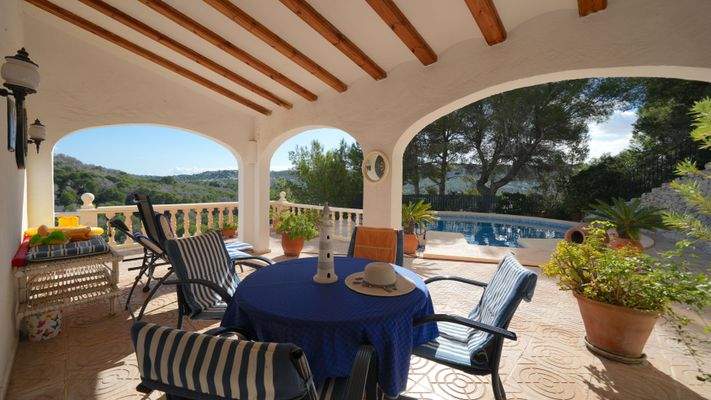 Überdachte Terrasse