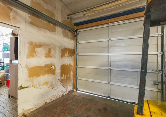 Garagentor zum Hinterhof