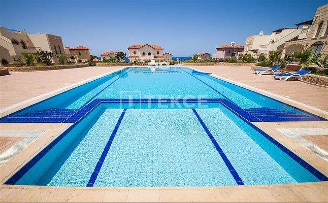 Houses in a Boutique Complex with Pool Near the Sea in Bahçeli Girne