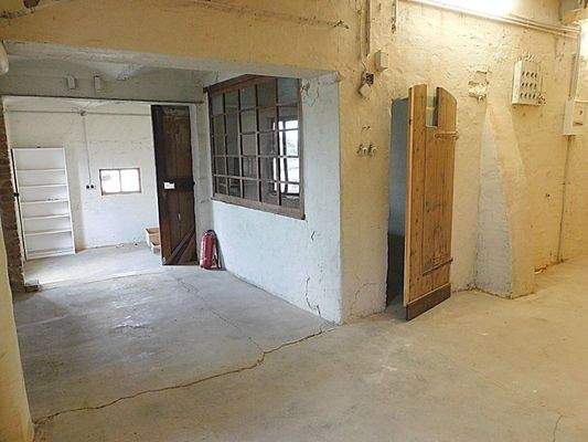 Rampenhalle: Raum 2 vorne Durchgang