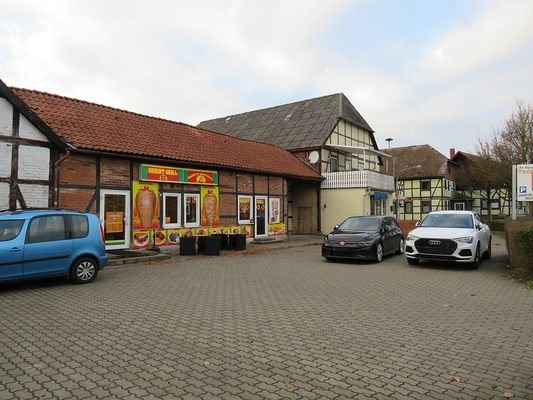 Objektansicht und Parplätze