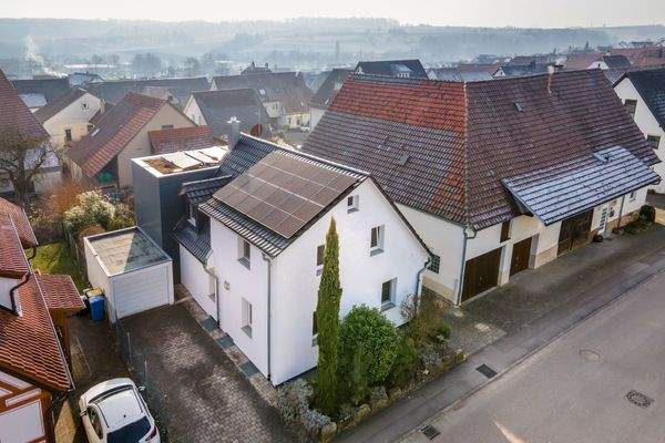 Nord-Ost-Straßenansicht 