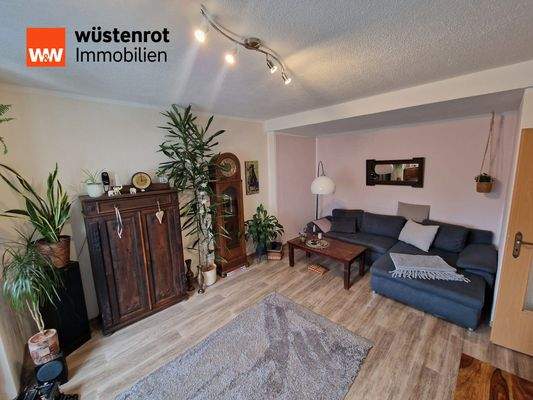 Wohnzimmer 2 Raumwohnung Dachgeschoss