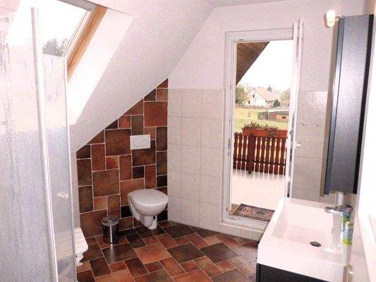 Ihr Wohlfühlbad mit Balkonzugang