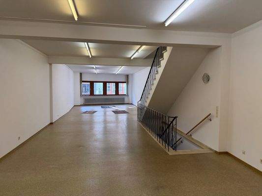 1. OG Freiraum Fensterseite.jpg