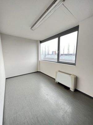 Top 8_Werkstatt_Nebenraum