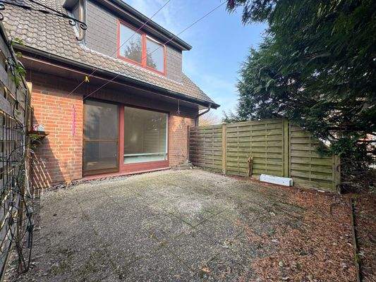 Terrasse zur Wohnung im EG / Souterrain