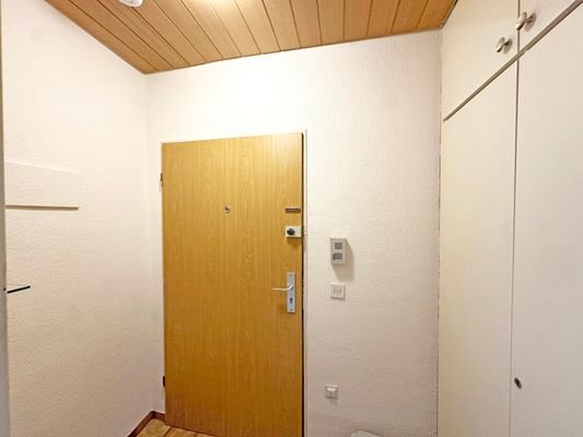 Eingangstür mit Gegensprechanlage