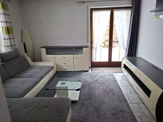 Wohnzimmer im EG - die Zwischenwand zum Kinderzimmer wurde nachträglich eingezogen