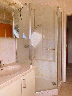 Tageslicht-Duschbad OG