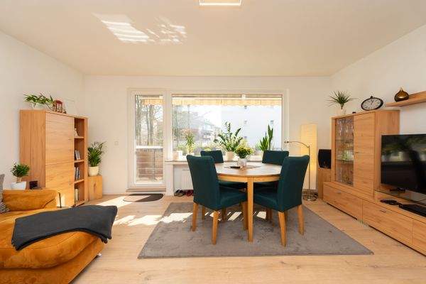 Wohn- und Esszimmer 1/3