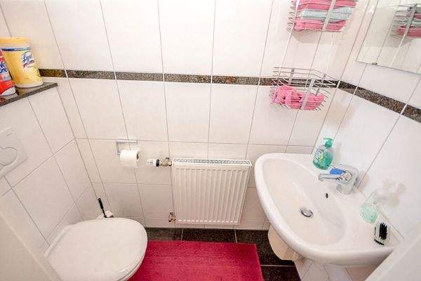 Gäste-WC obere Wohnung