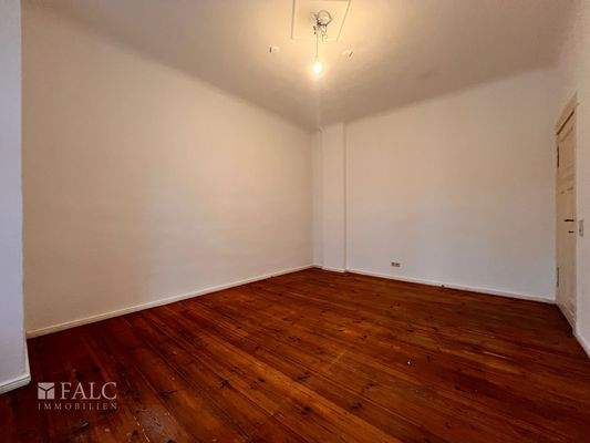 Wohn-,/ Schlafzimmer