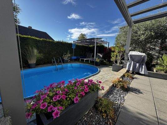 Terrasse mit Pool