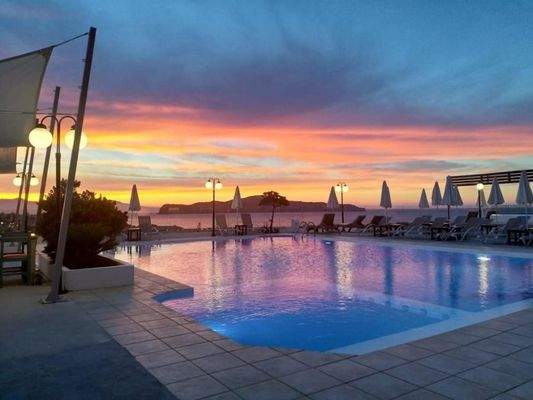 Kreta, Stalos: Hotel mit Pool und Panoramablick aufs Meer zu verkaufen