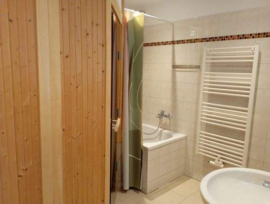 Bad mit Sauna OG.jpg