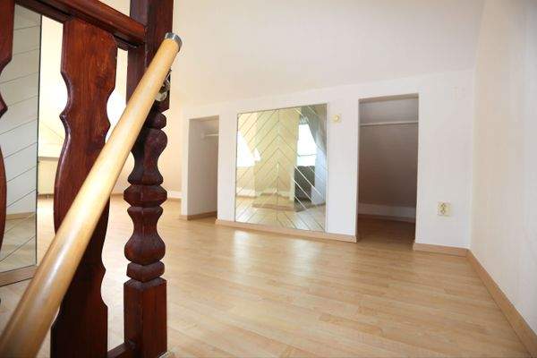 7. integrierter Schrank OG