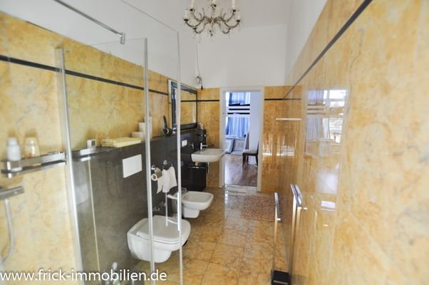 52-Bad-WC EG Hinterhaus.JPG