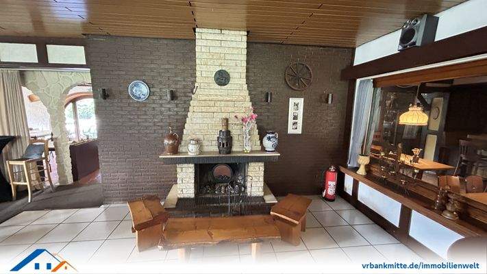 Restaurant EG Kaminecke mit offenem Kamin