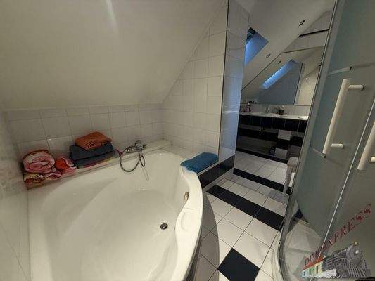 Badezimmer OG Foto 2