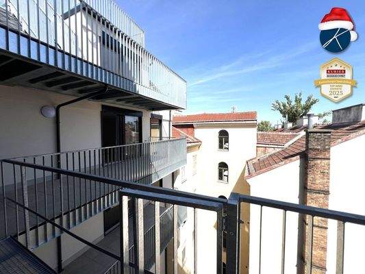 Überdachte Balkone im Innenhof