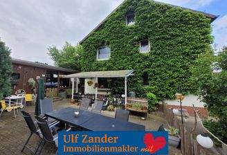Doppelhaushälfte mit Carport