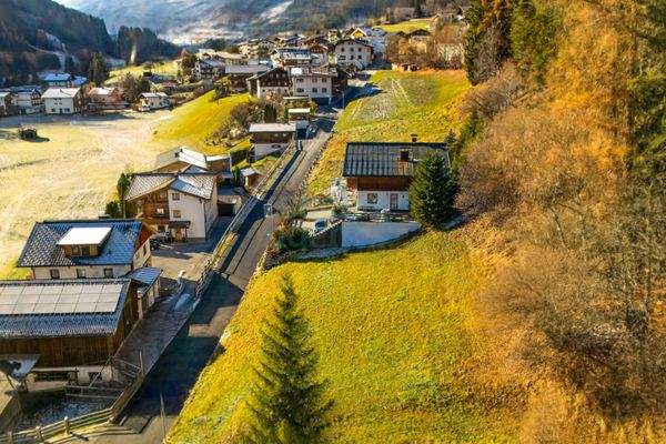 GROUND-JAKOB-image-2