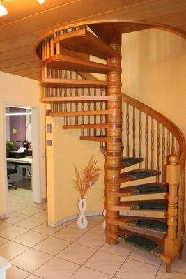 Treppenaufgang zum OG.JPG